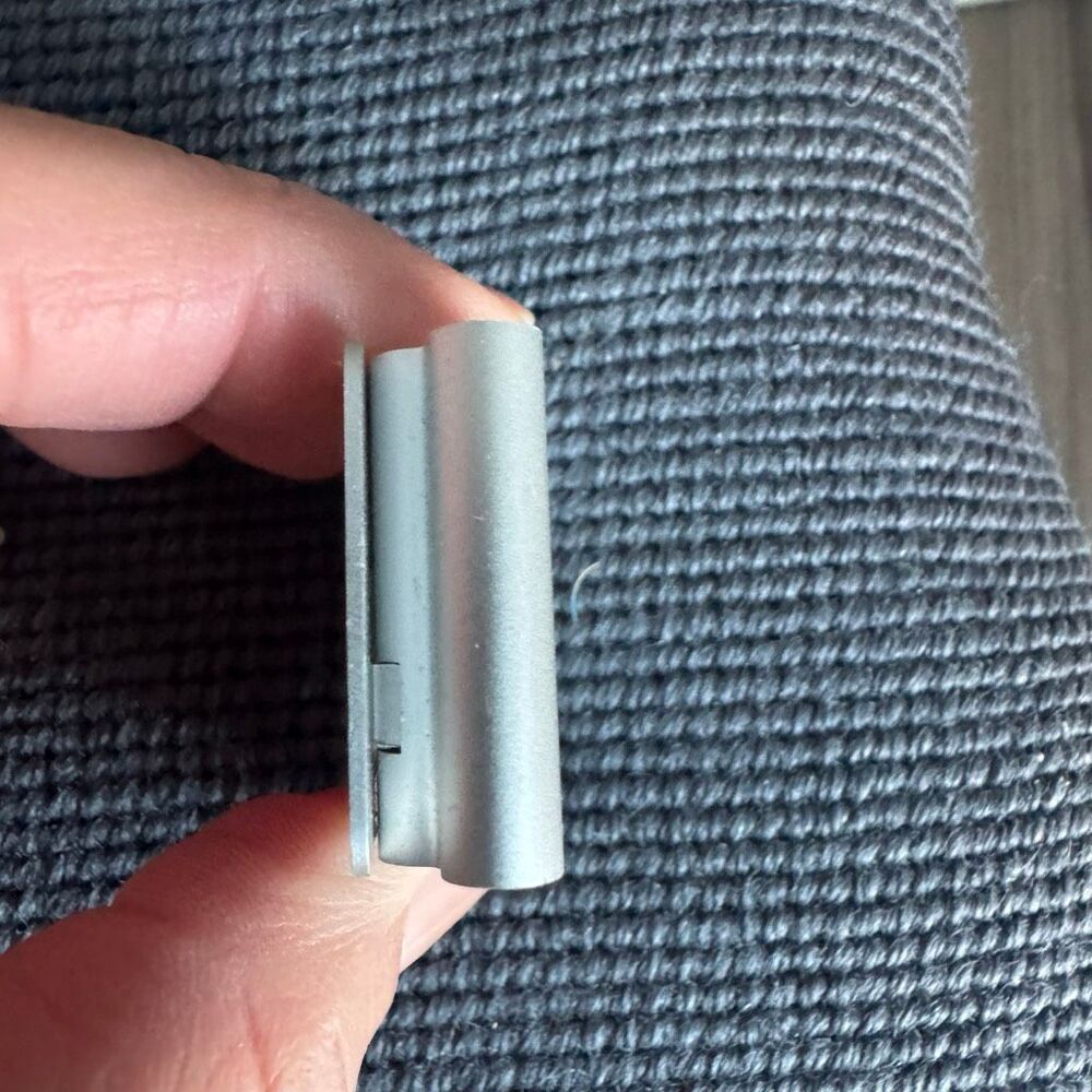 Apple iPod Shuffle Silver - Picture 4 of 9